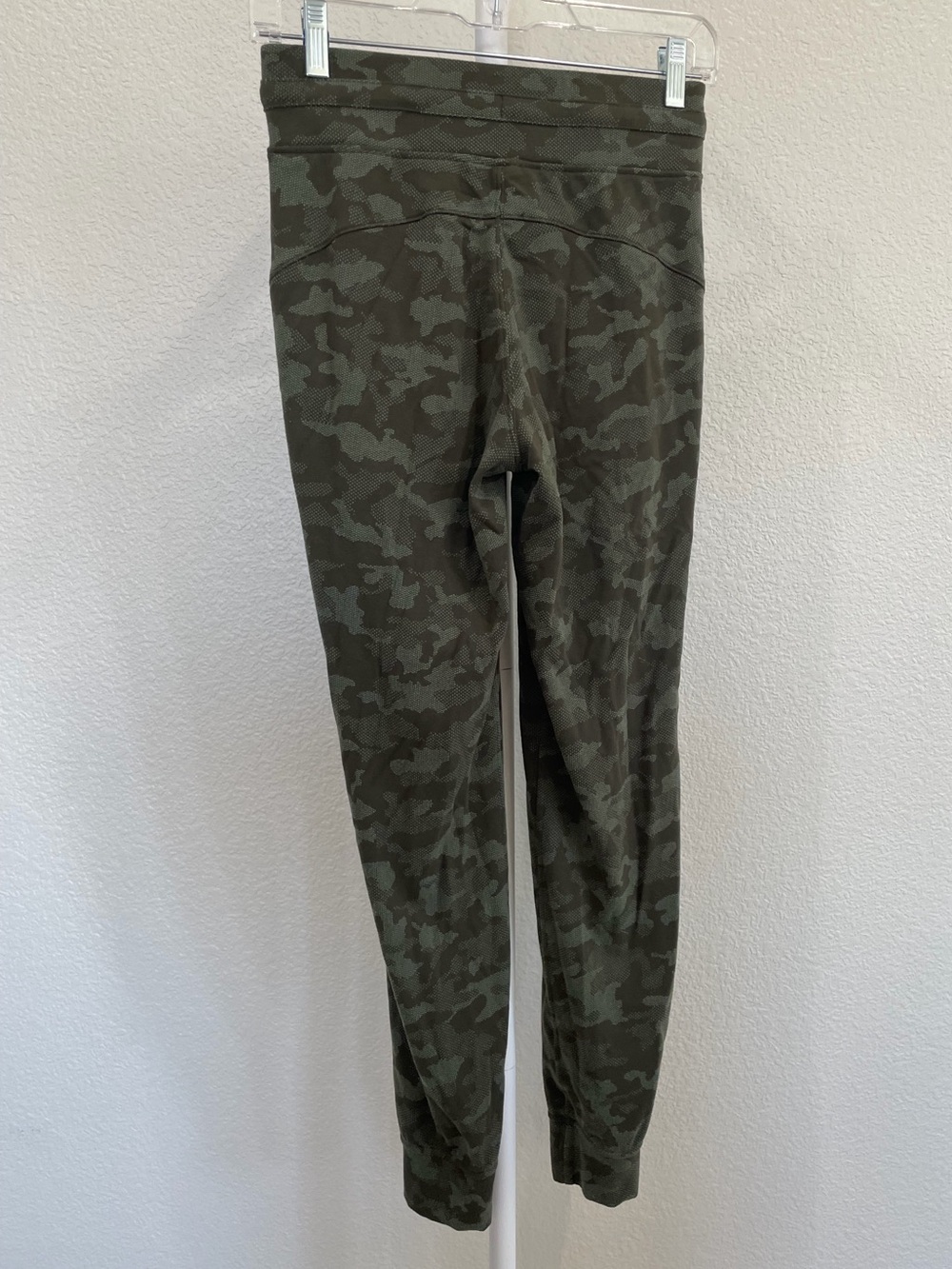 Lululemon Ready to Rulu Joggers Heritage Camo Dark Olive Green Twill 4 - Picture 2 of 4
